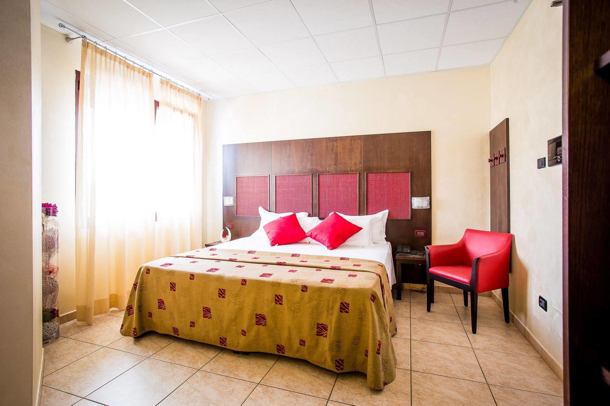 Piccolo Hotel Nogara Buitenkant foto